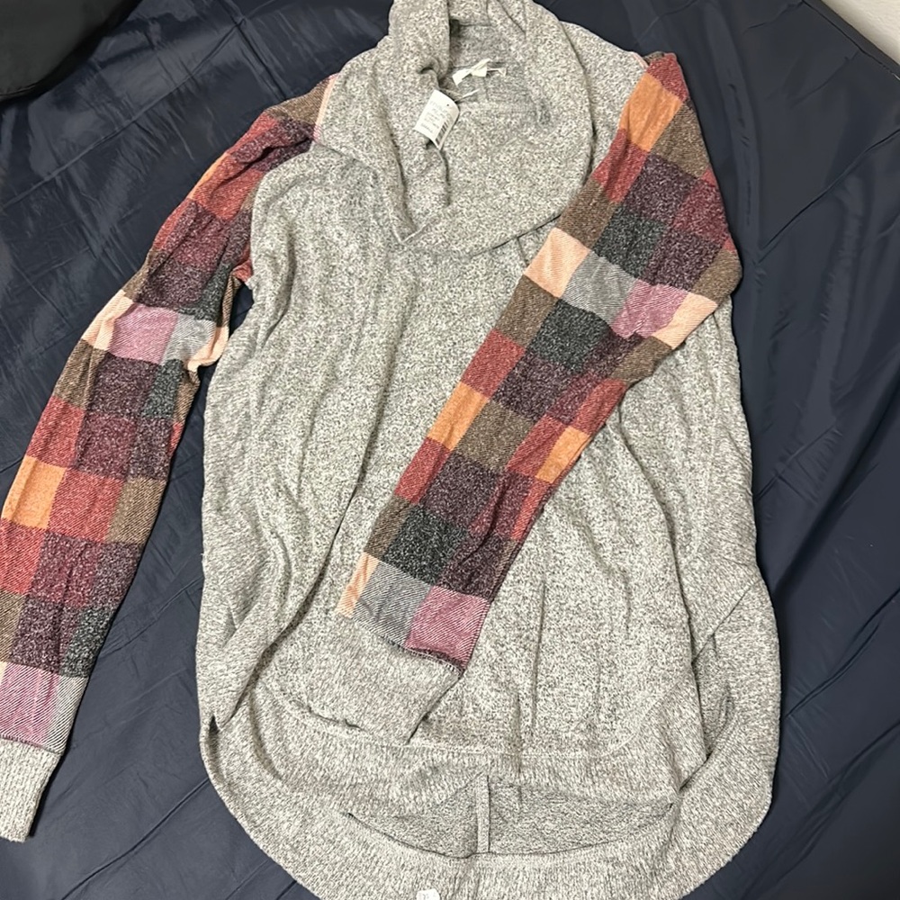 Maurice’s women’s lose turtle neck sweater